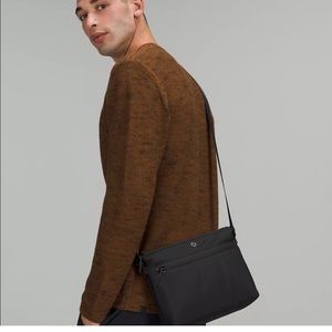 Lululemon new parent crossbody pouch only black NWT